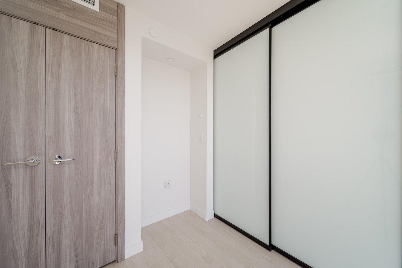 1305-1768 Cook St