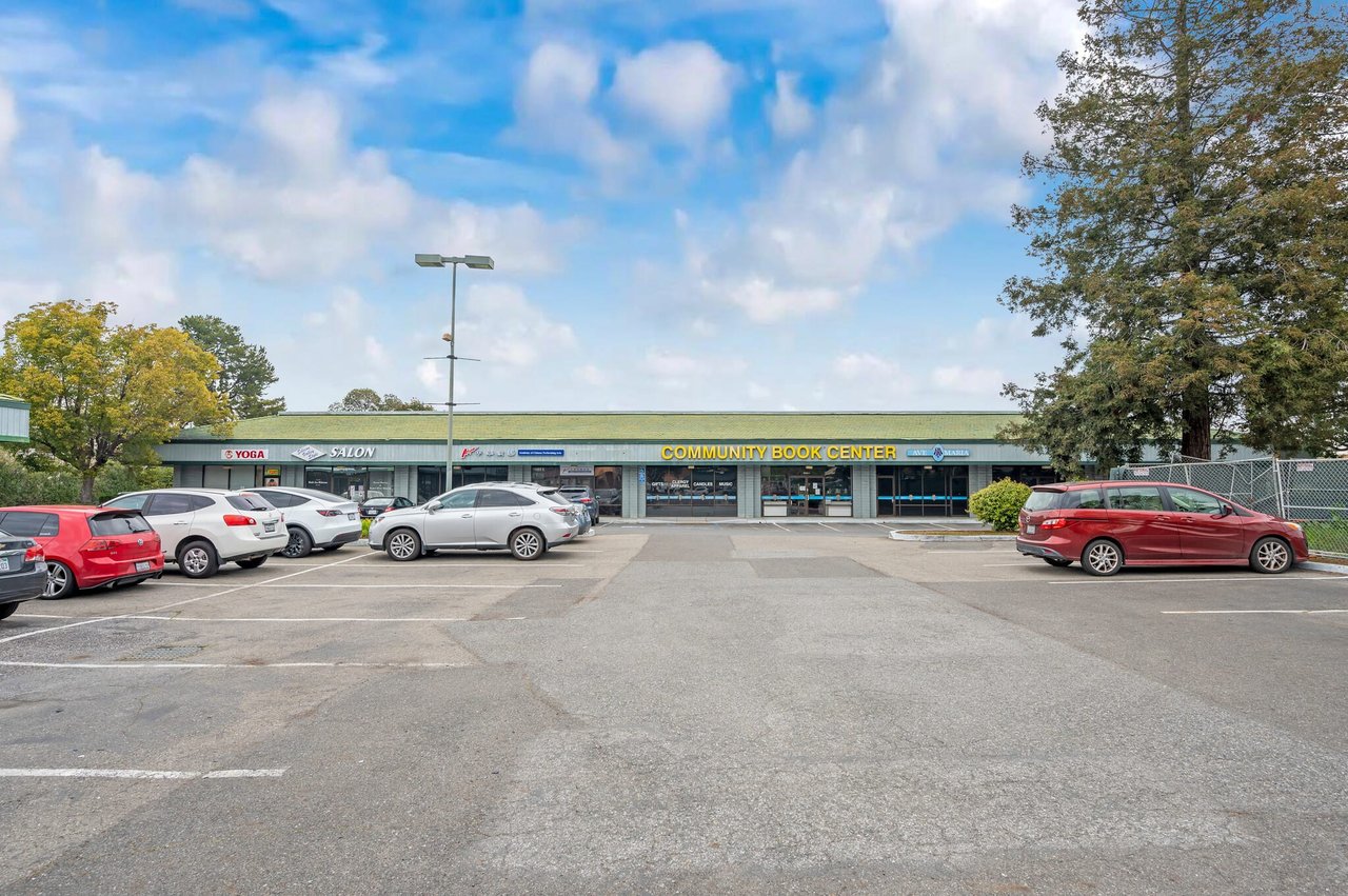 NNN Leased Shopping Center