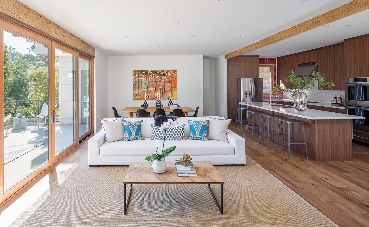 Modern Home with Organic Materials and Crisp Lines- Represented Buyer