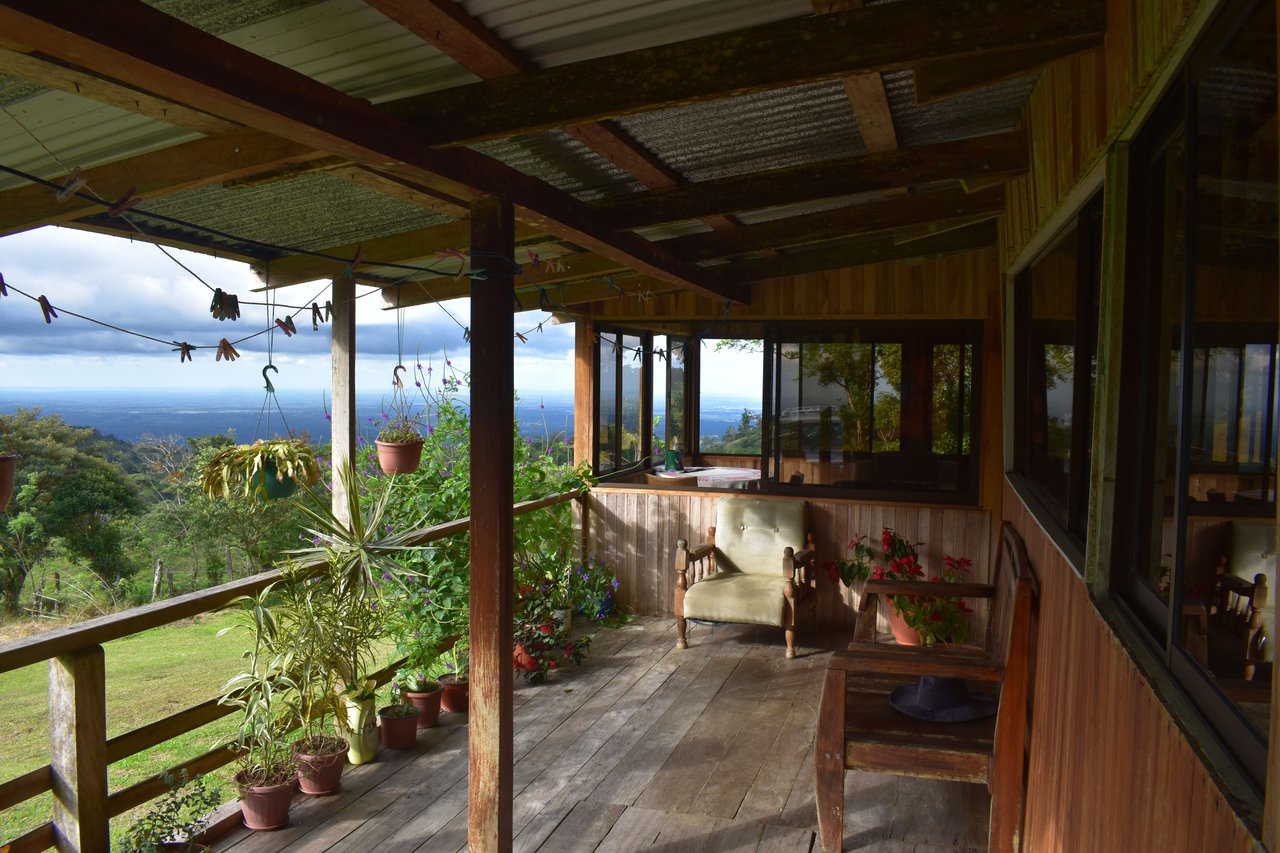 Colina del Tapir | Experience breathtaking views of Lake Nicaragua, with the majestic Concepcion Volcano against the backdrop of Ometepe Island!