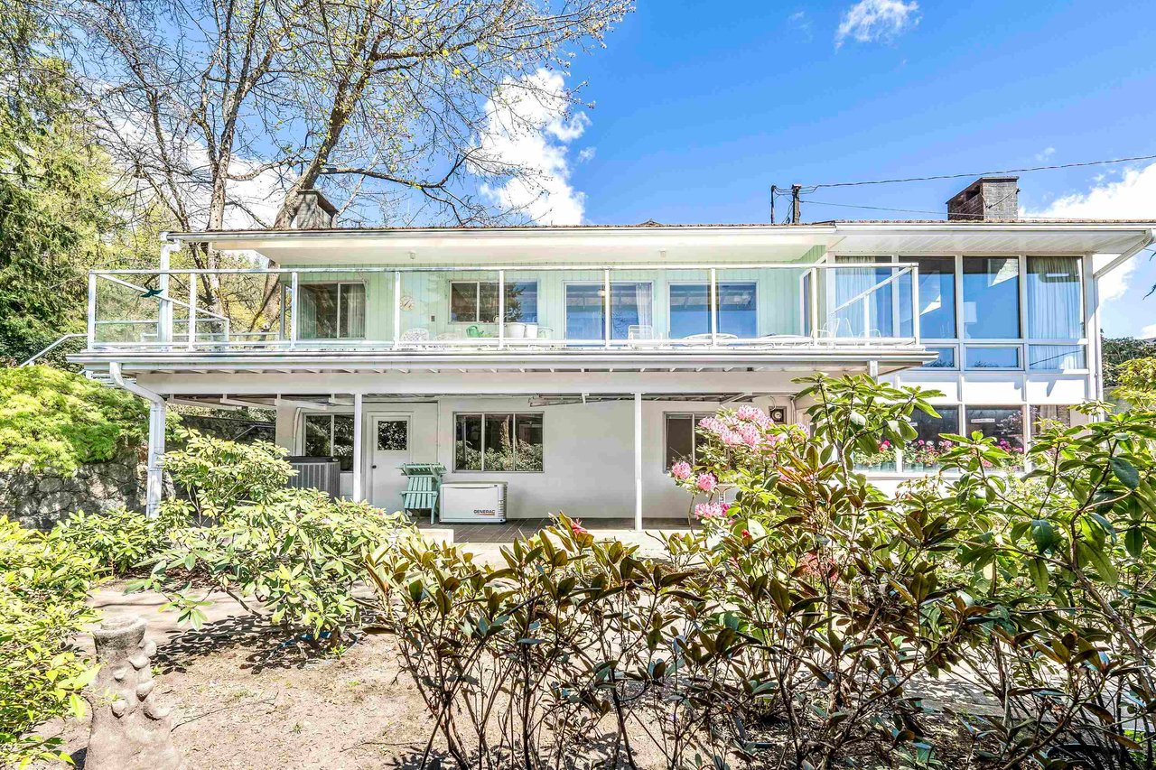 580 Granada Cres