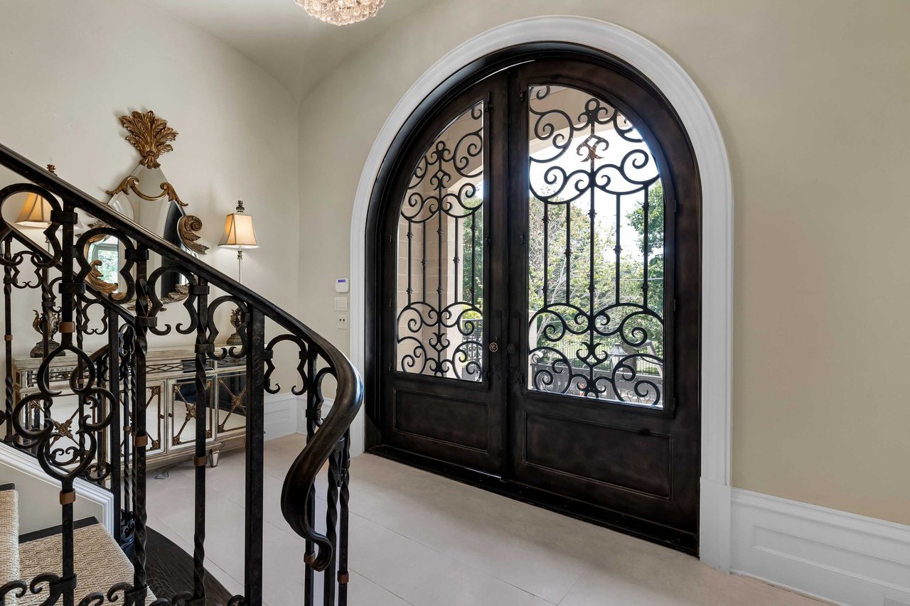 Parisian Townhouse in Dallas
