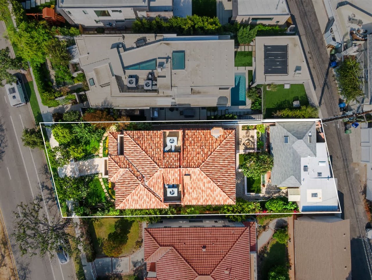 720 San Vicente Blvd