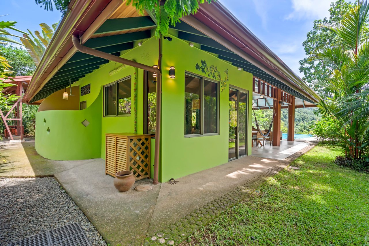 Casa Loro Verde,  Rainforest Jungle Retreat Home on 5.24 Acres in Portalon!