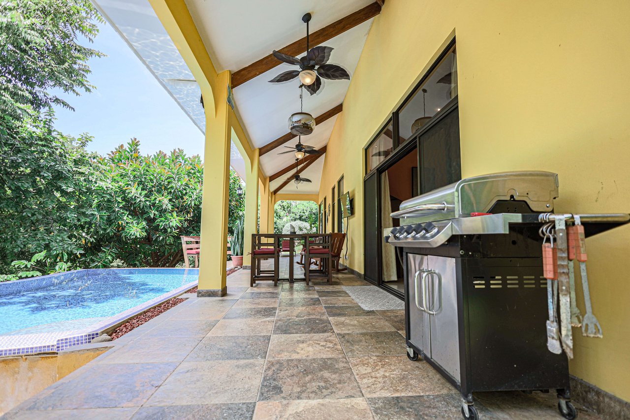 Casa Osos: 3 Bedroom Home in Pacifico Surrounded by Lush Tropical Greeney