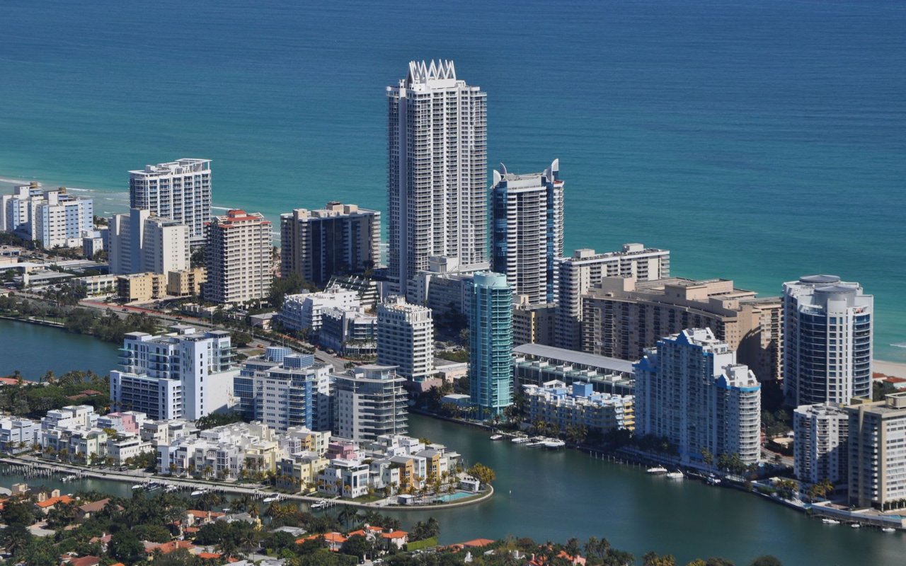 6801 Collins Ave Unit: 1210 /1206