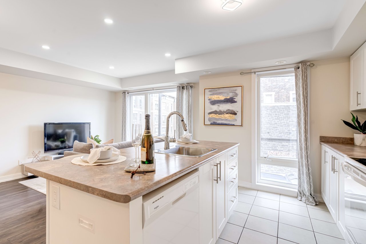 112-2 Dunsheath Way