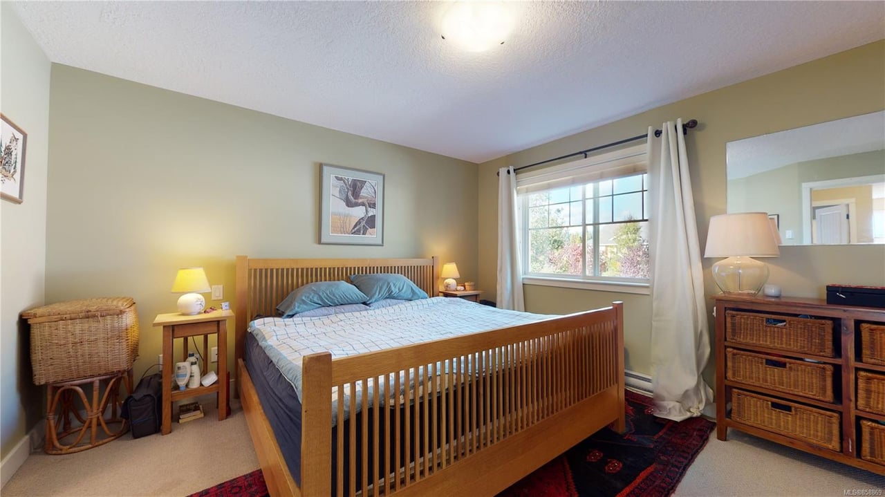 3-2529 Alexander St