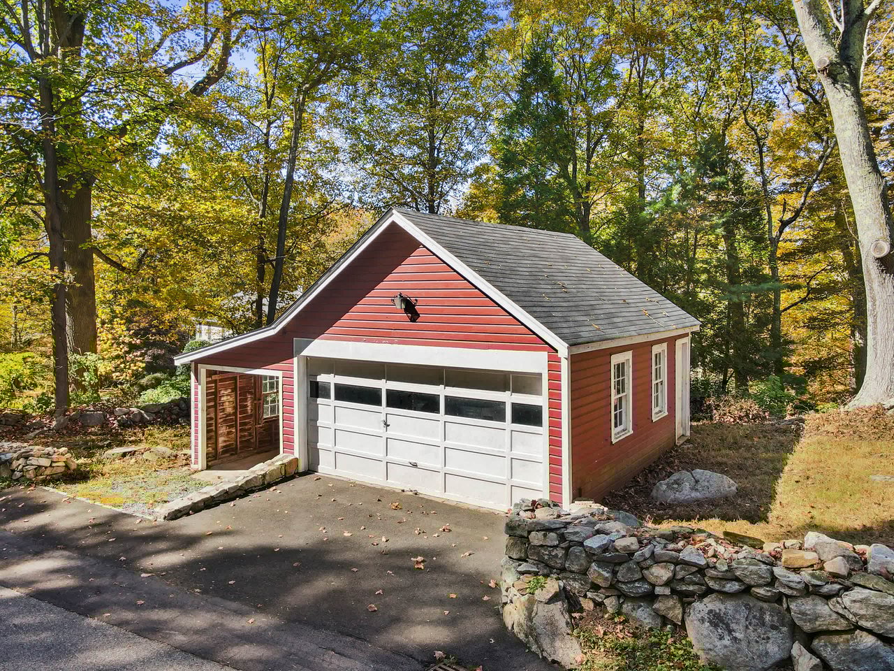 66 Eastwoods Road