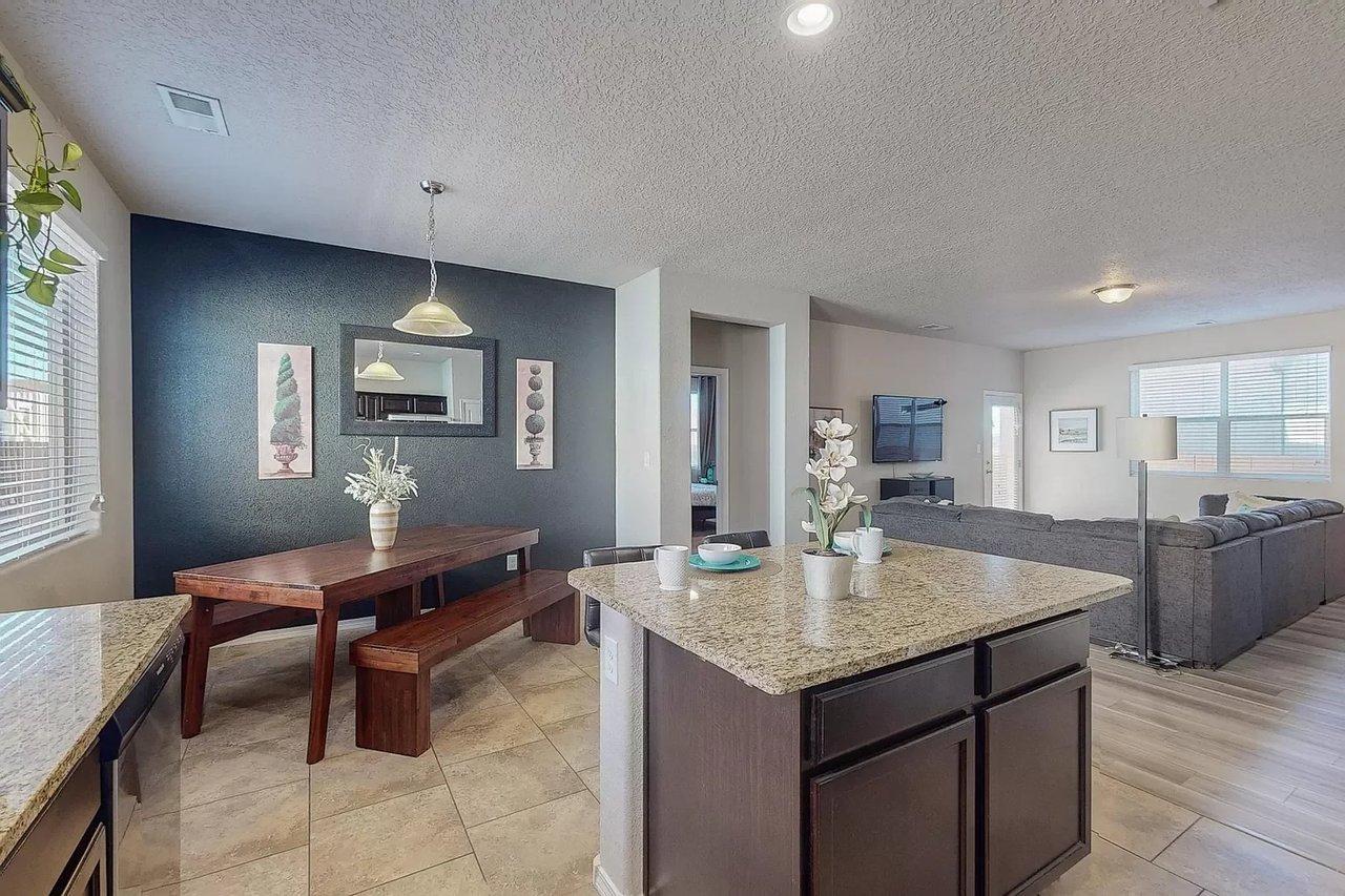 9312 Silver Mesa St NW