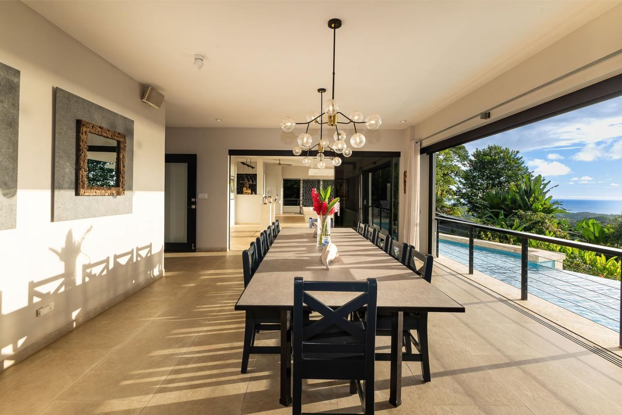 Hilltop Villa with Infinity Pool, Uvita, Puntarenas