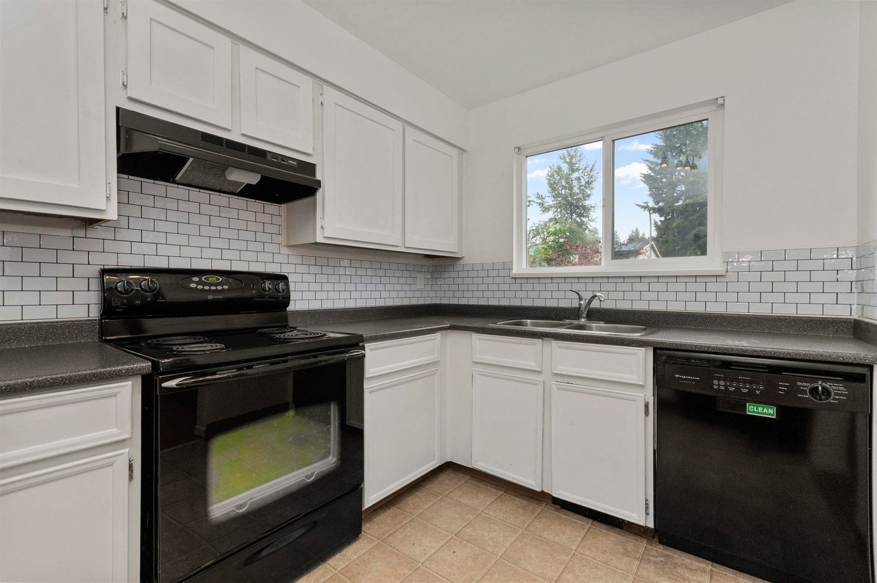 32378 Grebe Cres