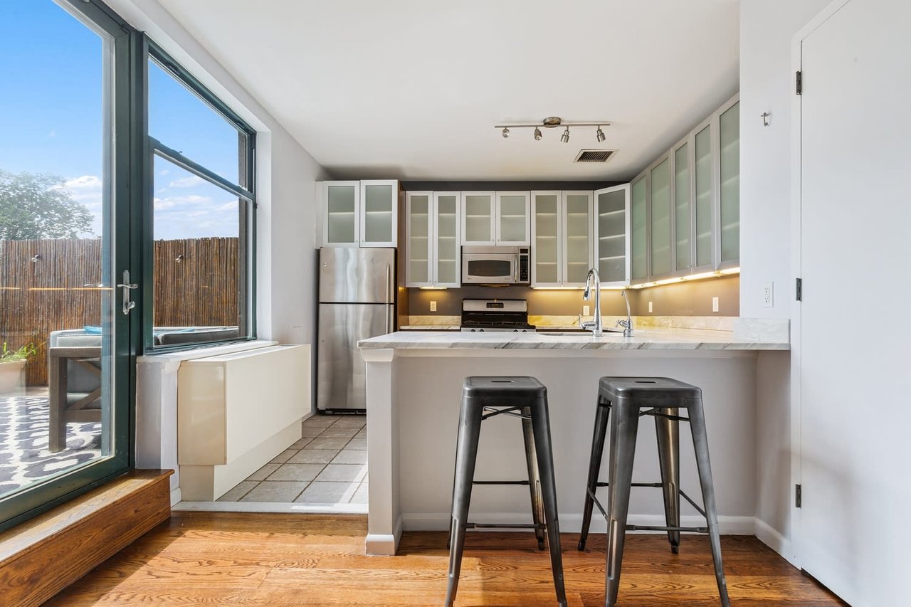 2002 5th Avenue Unit: 6-B