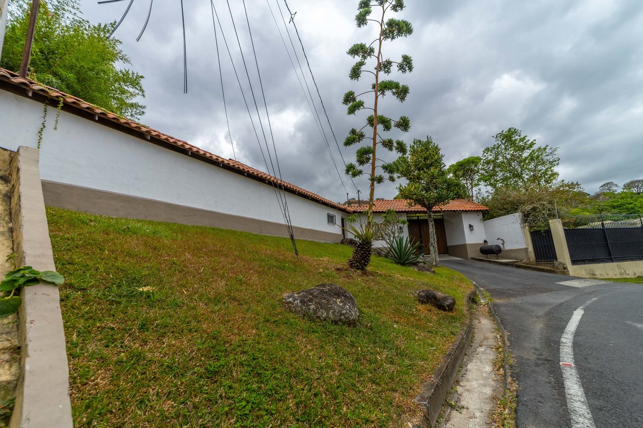 Private Gated Guest House Estate, Escazu, San Jose