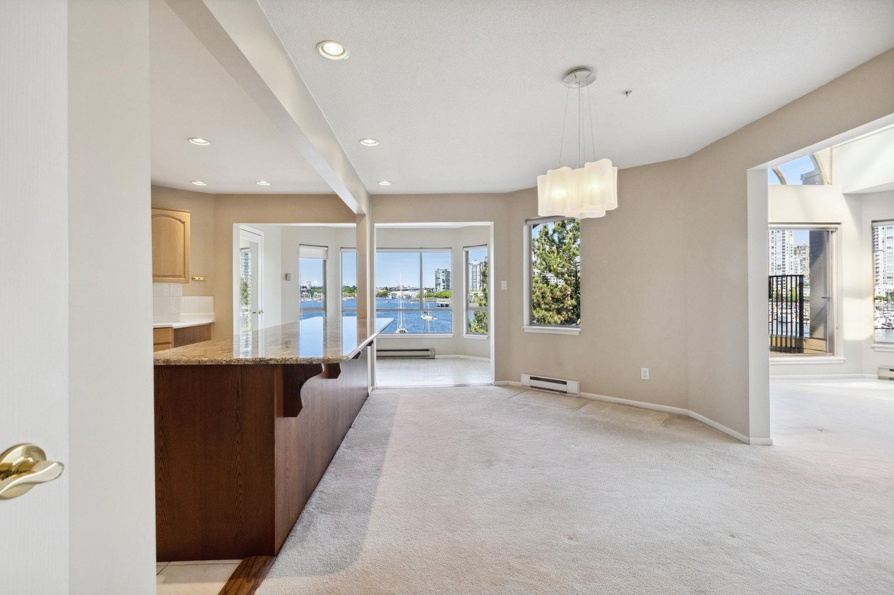 PH2-1859 Spyglass Pl