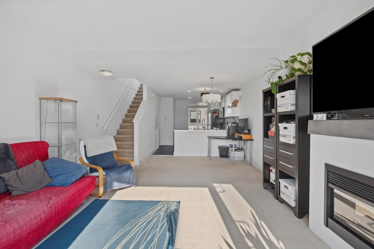 42-728 W 14th St