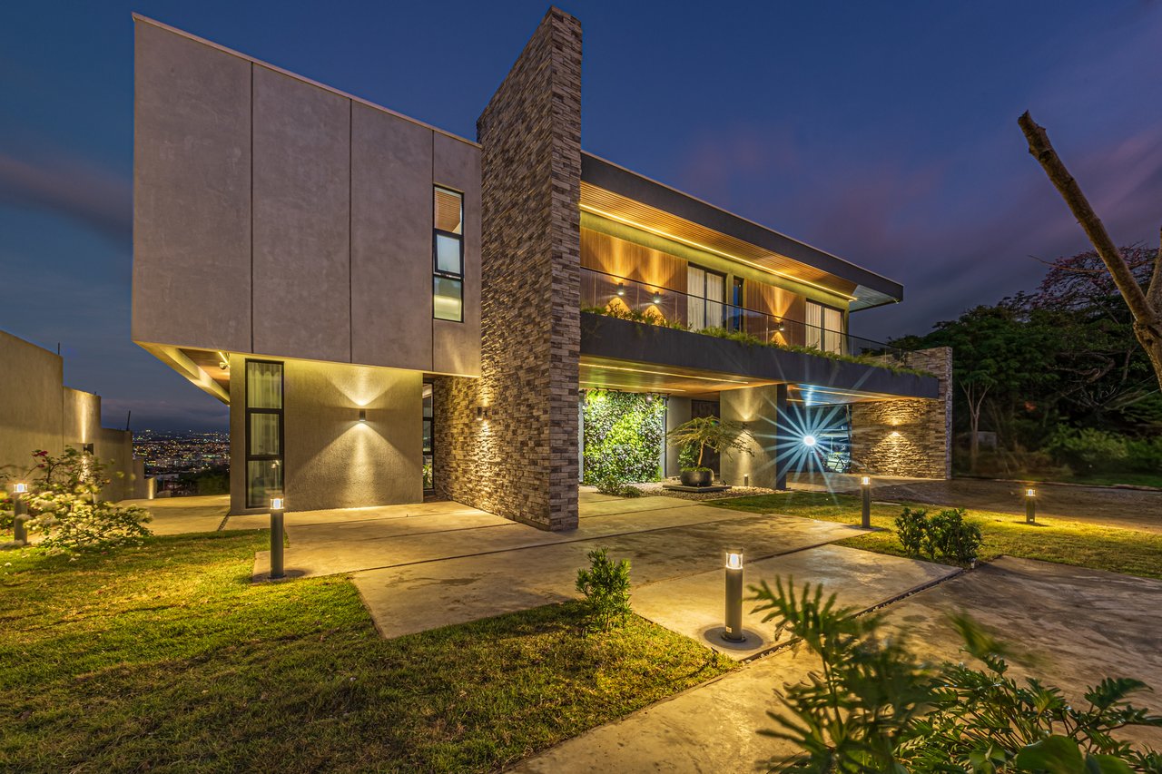 Panoramic City View Estate Home, Escazu, San Jose