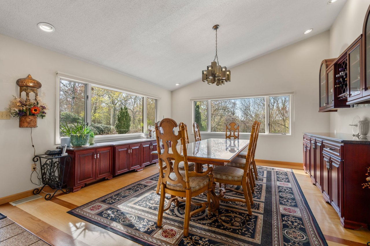 16 Wadsworth Ln Dartmouth, MA