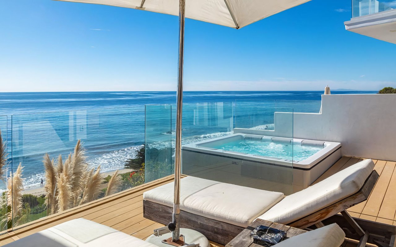 8 Tips for Successfully Staging and Selling Your Beachfront Asset