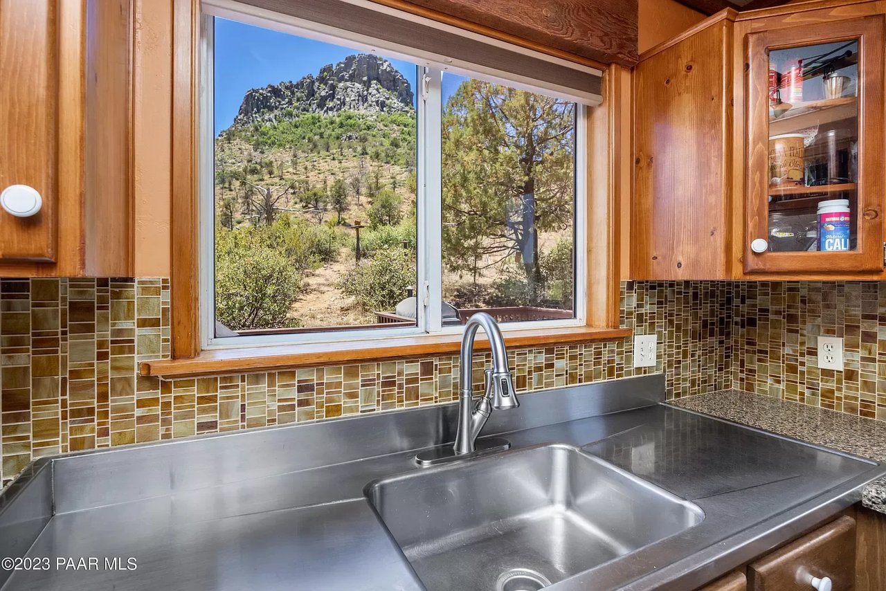 2285 Thumb Butte Road