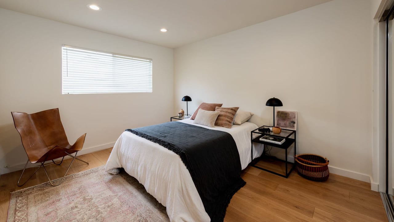 17098 Palisades Cir