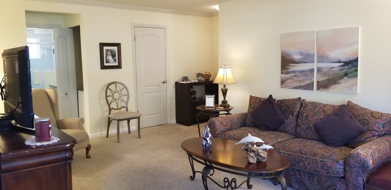 Remodeled Ground Level Unit in Club Villas!