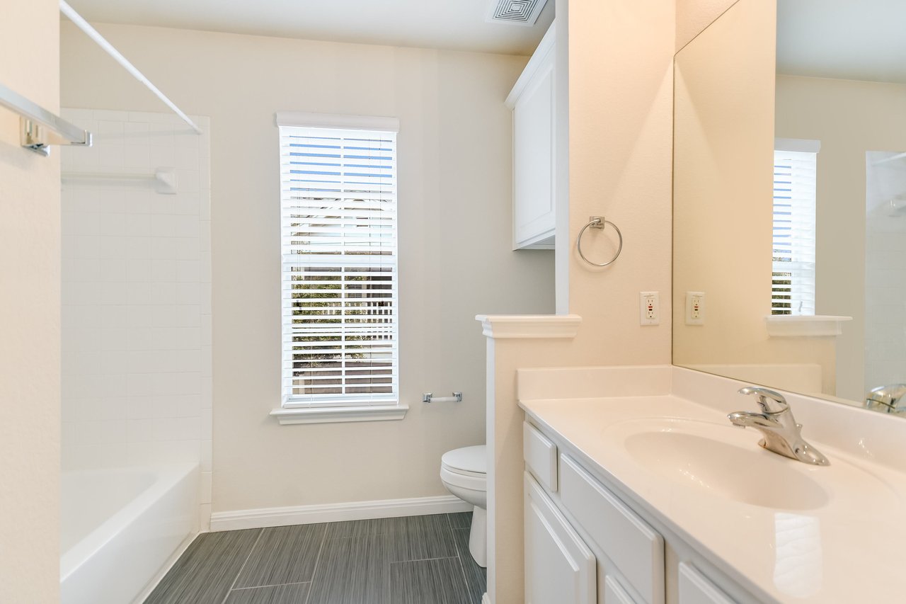 1900 Scofield Ridge Pkwy #701