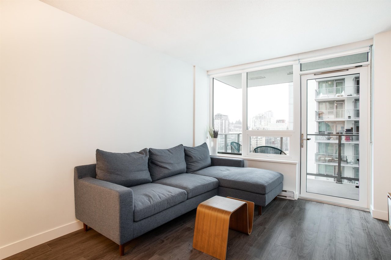 1705-988 Quayside Dr