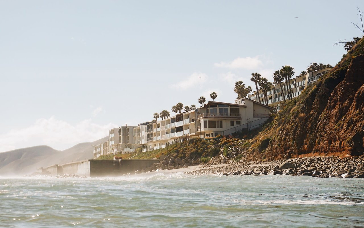 Condos on a cliff overlooking the ocean