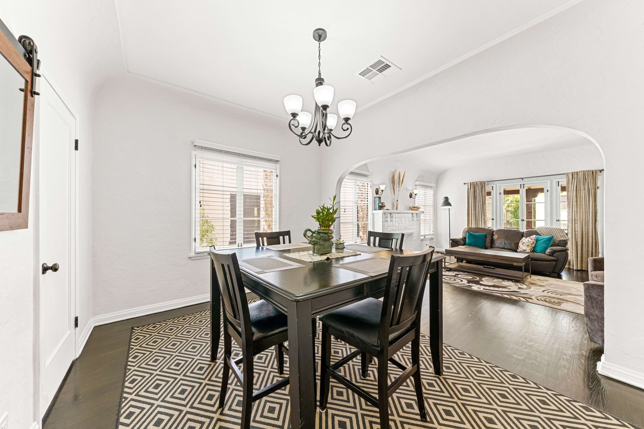 128 S Oakhurst Drive, Beverly Hills
