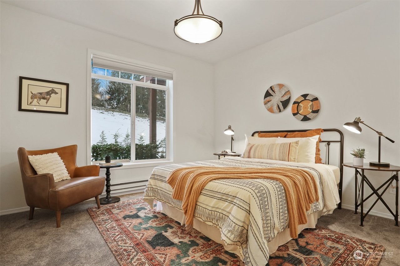 B102-14816 W 29th Ave
