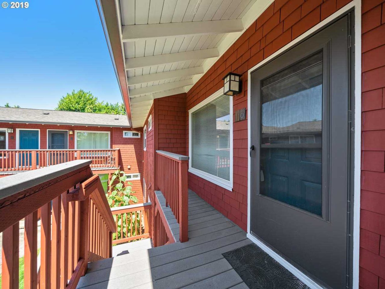 2937 SE Waverleigh Blvd Unit 10