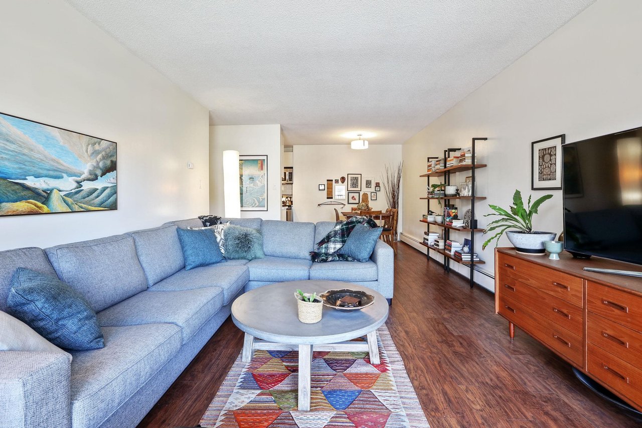 302-131 W 4th St
