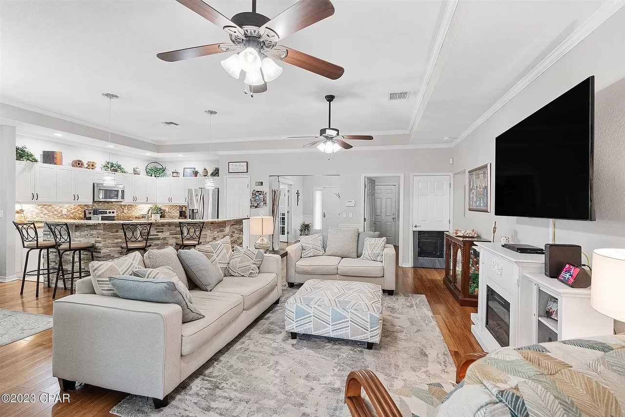 200 MIDDLEBURG Drive