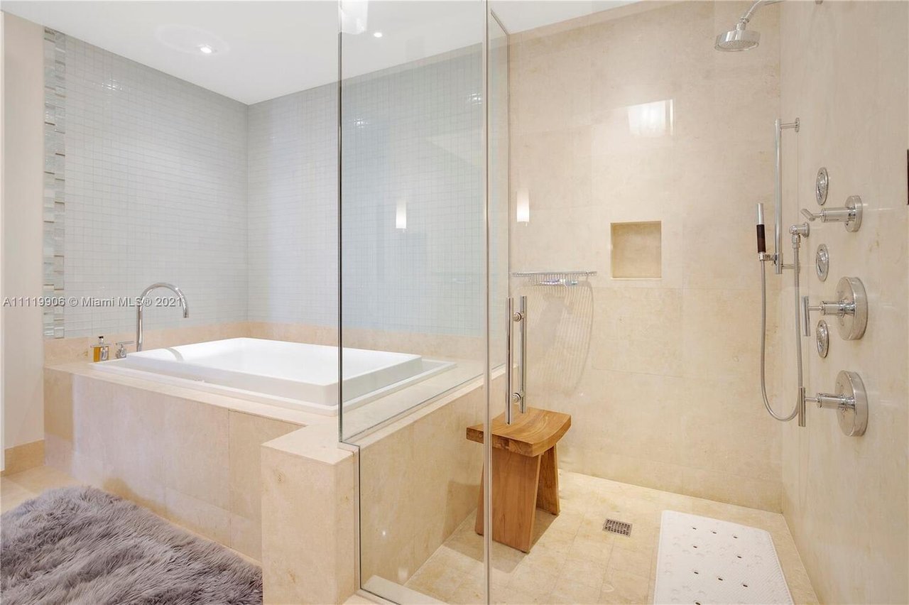 9705 Collins Ave, #1403N