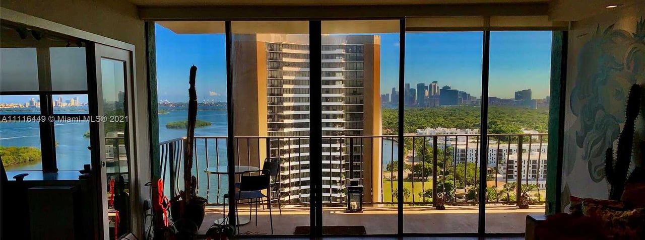 780 NE 69th St Unit 2205