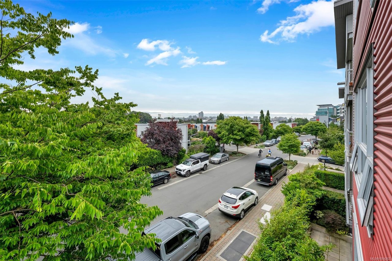 208-787 TYEE Rd, Victoria