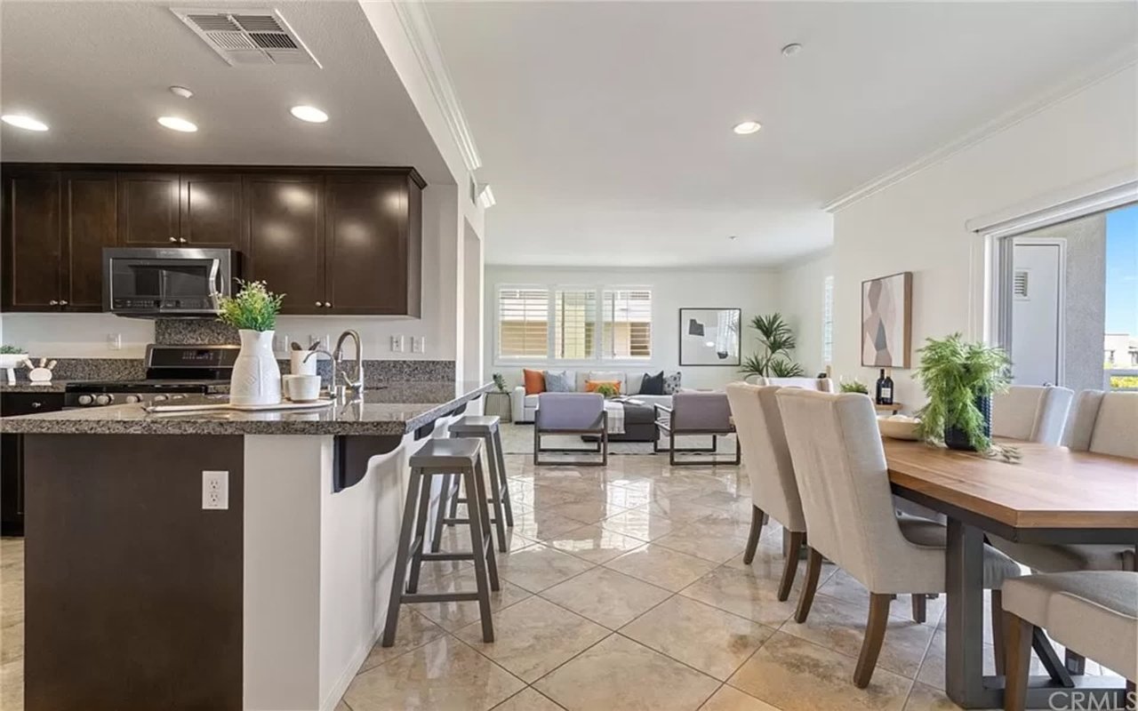 Just Listed Now Pending 12915 Park Place - #301