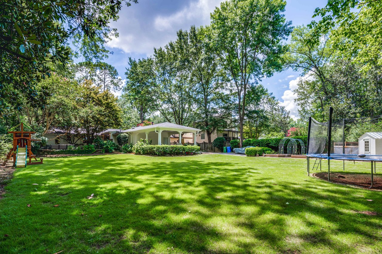 311 Broadland Rd NW