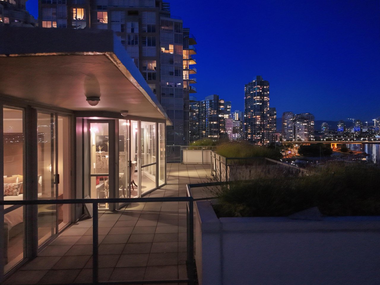 1006-1288 Marinaside Cres