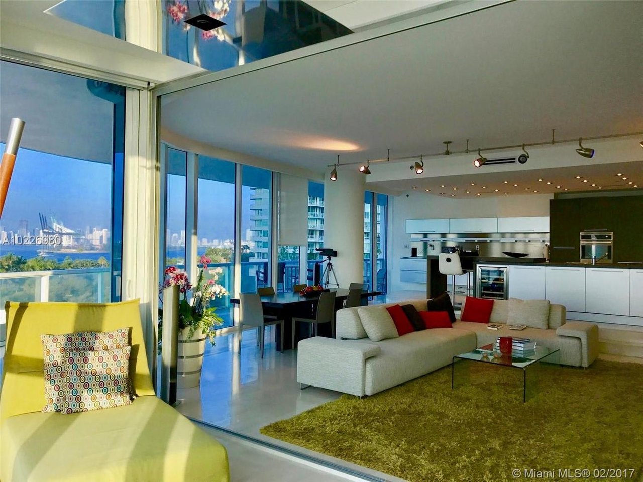 100 South Pointe Dr, #604