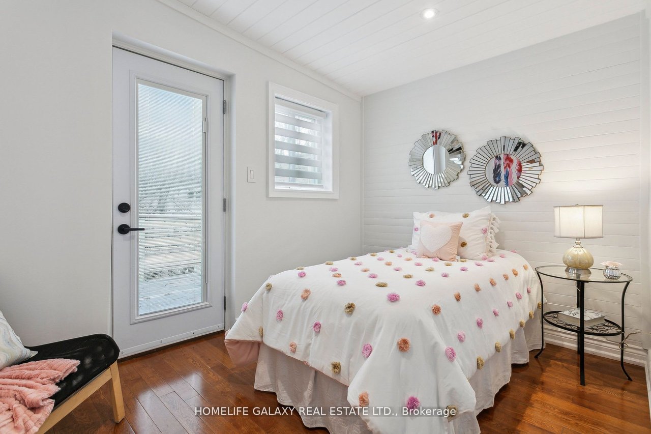 16 Jerome St