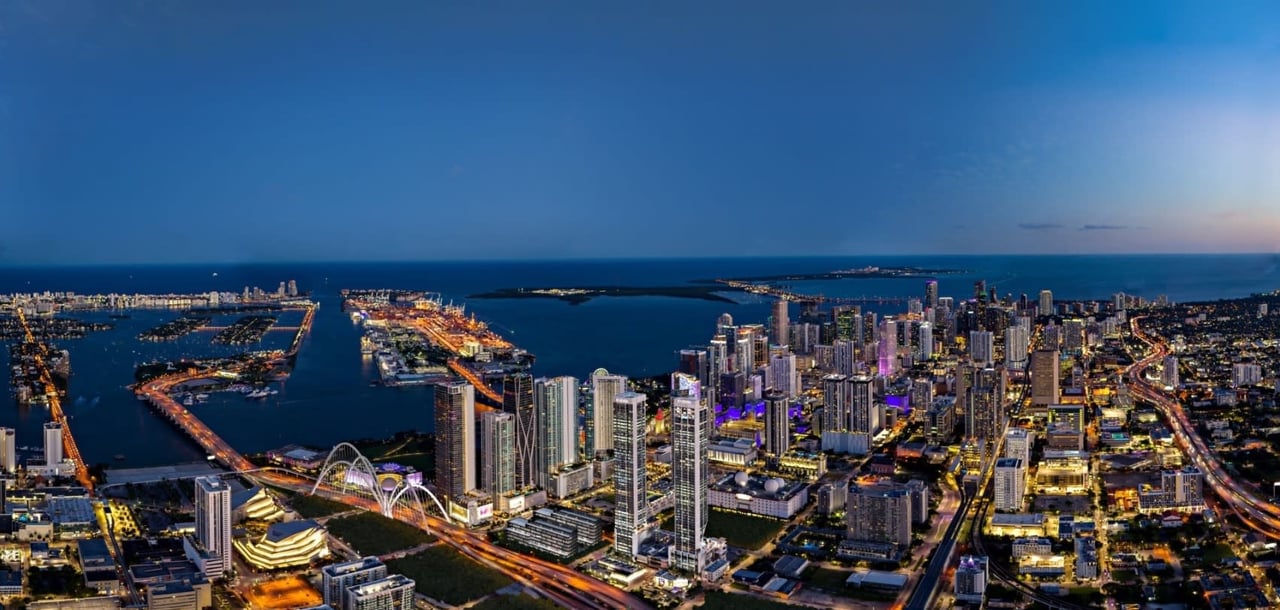 July 2024 l First Crane Installed at 65-Story Tower Construction Site