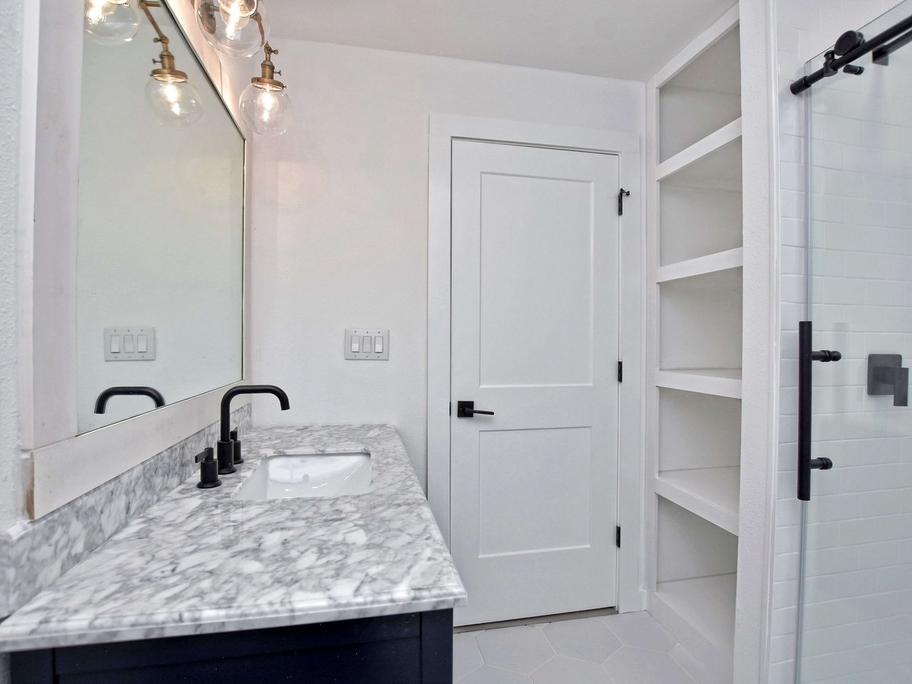 2642 Williams Lakeshore