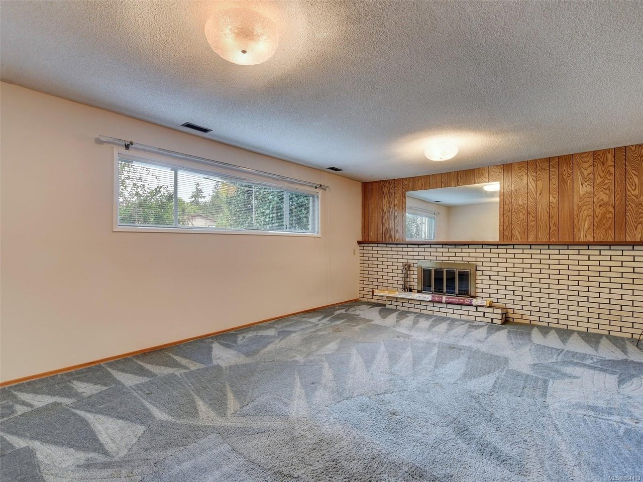 4253 Thornhill Cres