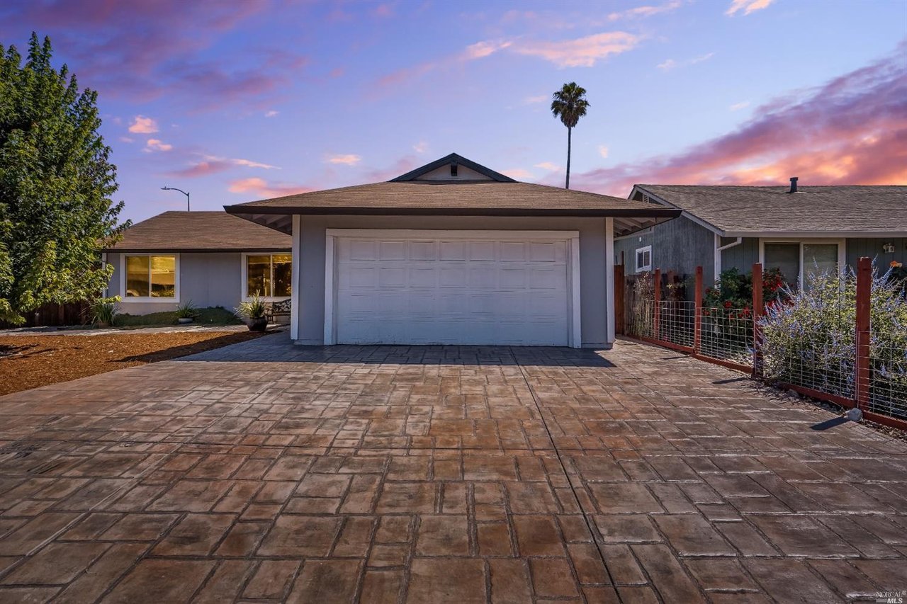 8550 Lancaster Dr