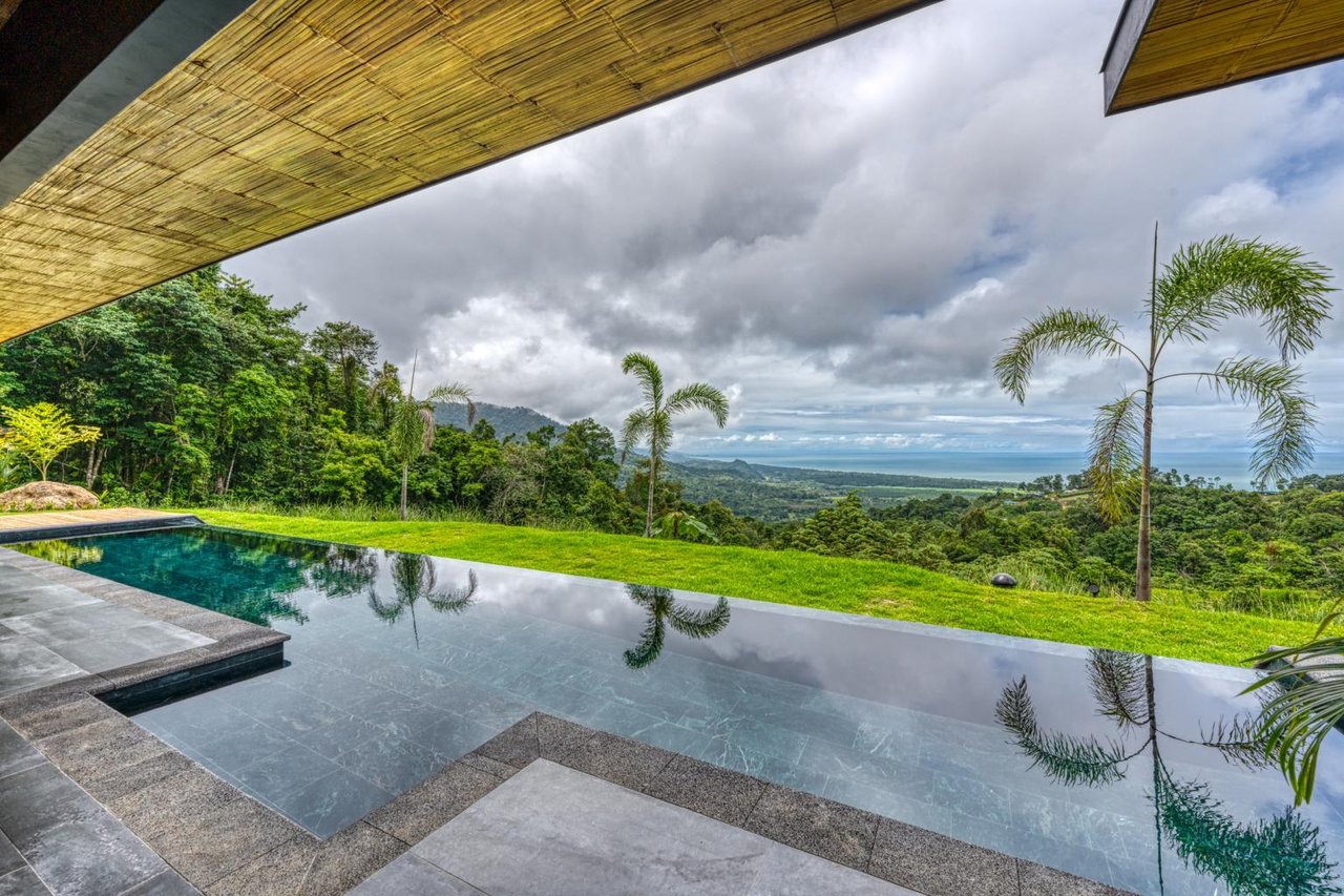3 Bedroom Ocean View Estate