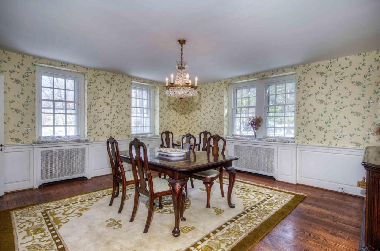 608 Woodleave Rd
