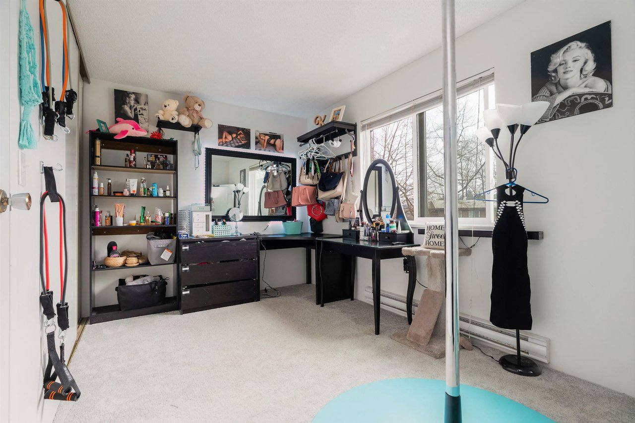 4-313 Highland Wy