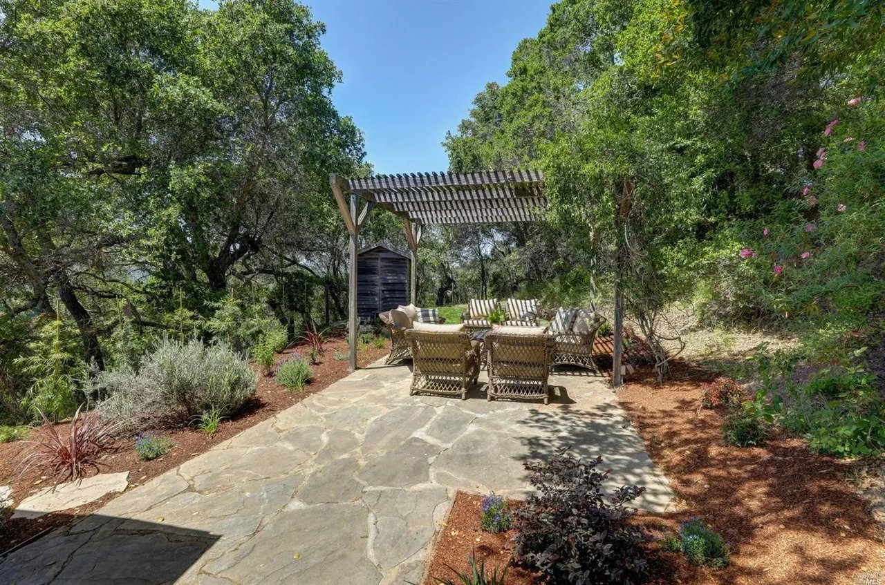 116 Winding Way